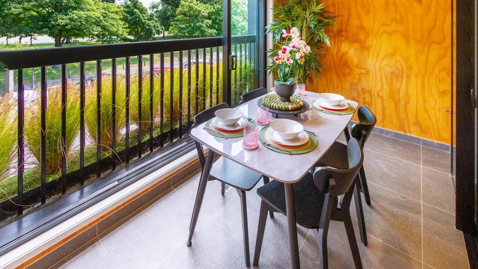 Cozy 1-Bed Apartment With Park Views, Sleeps 4 Christchurch